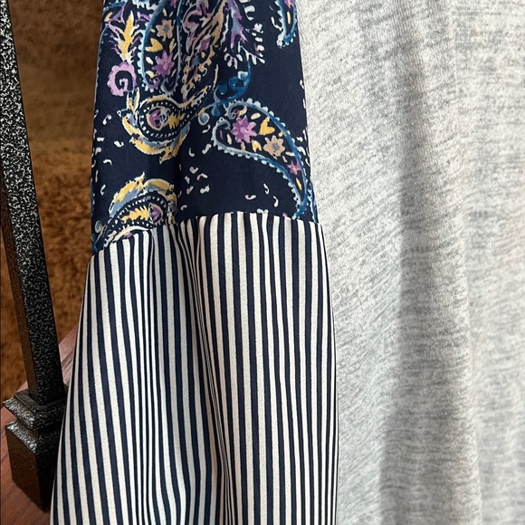 Style & Co. Heather Gray and Navy Blouse - Picture 3 of 7